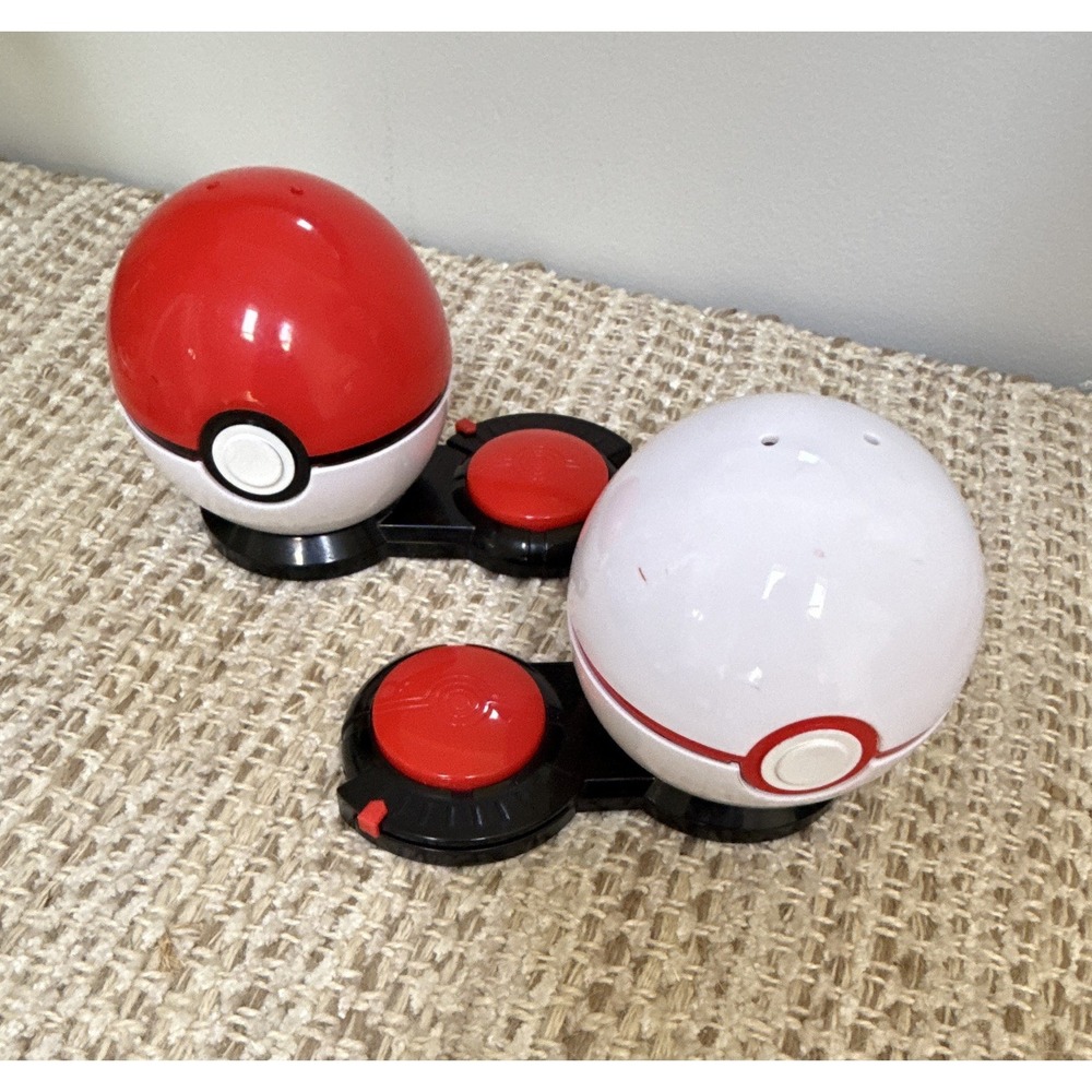 Pokémon Surprise Attack Game 2 Poke Balls